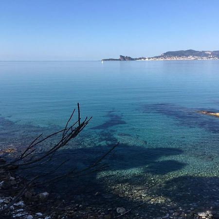 Appartement Entre Village Et Plages. Saint-Cyr-sur-Mer Luaran gambar