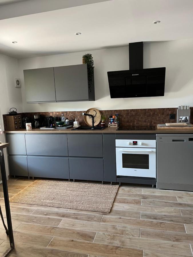 Appartement Entre Village Et Plages. Saint-Cyr-sur-Mer Luaran gambar