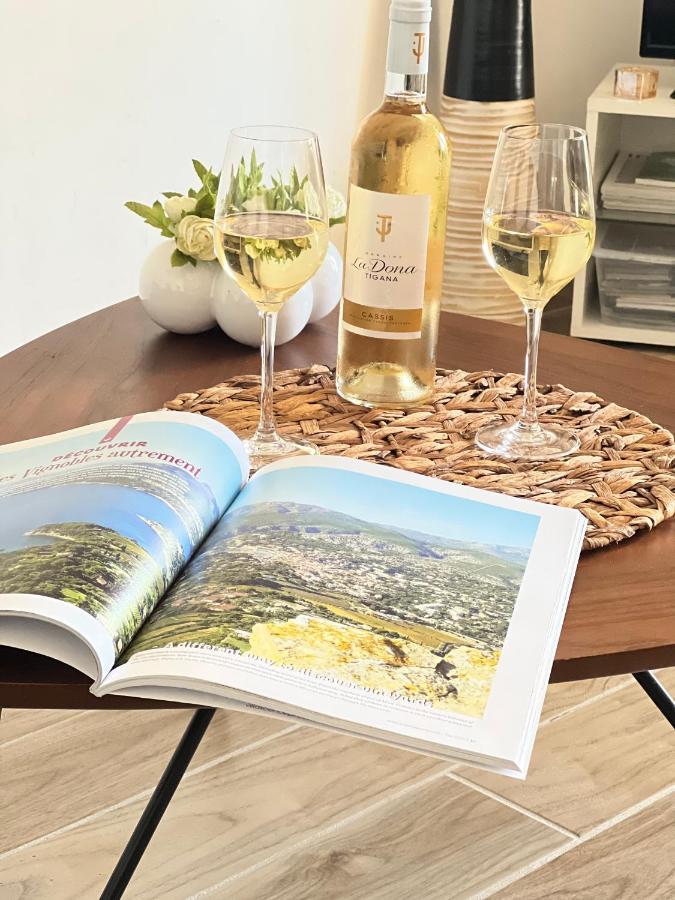 Appartement Entre Village Et Plages. Saint-Cyr-sur-Mer Luaran gambar