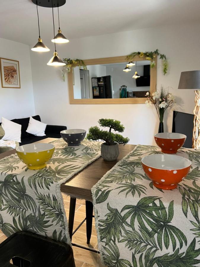 Appartement Entre Village Et Plages. Saint-Cyr-sur-Mer Luaran gambar