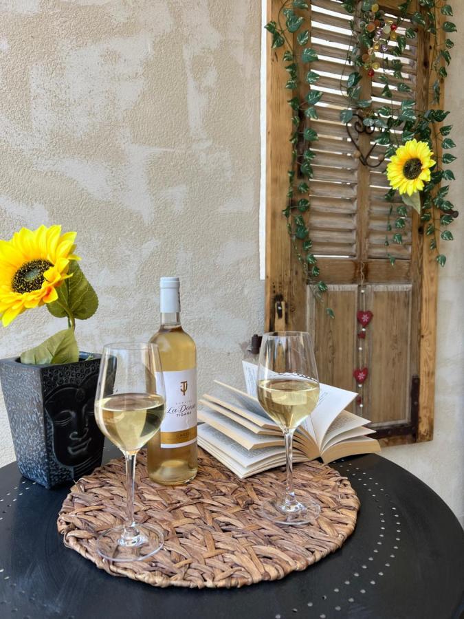 Appartement Entre Village Et Plages. Saint-Cyr-sur-Mer Luaran gambar